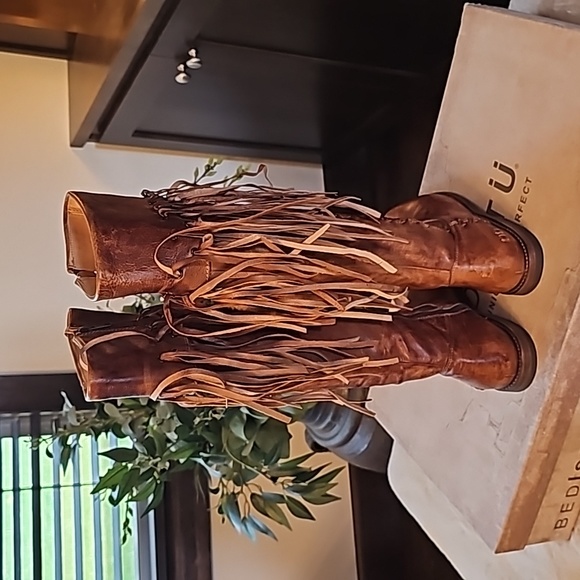 Closing my Poshmark closet! Gorgeous Bed Stu Boots - Picture 4 of 7